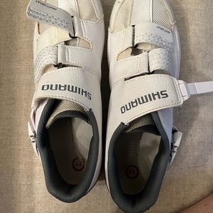 Gently used spin/ cycle shoes
